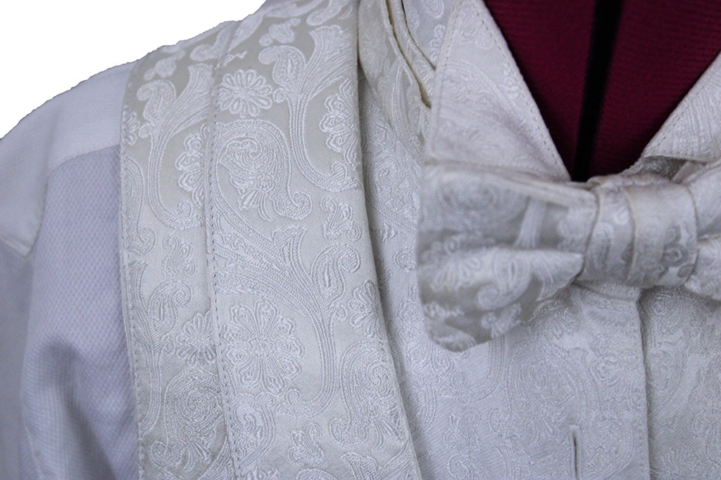 Formal Set DeRegnaucourt Ivory Paisley Brocade