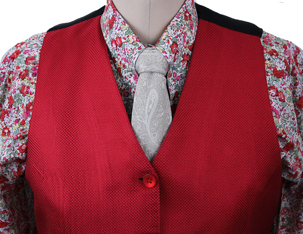 Vest DeRegnaucourt Red Dion